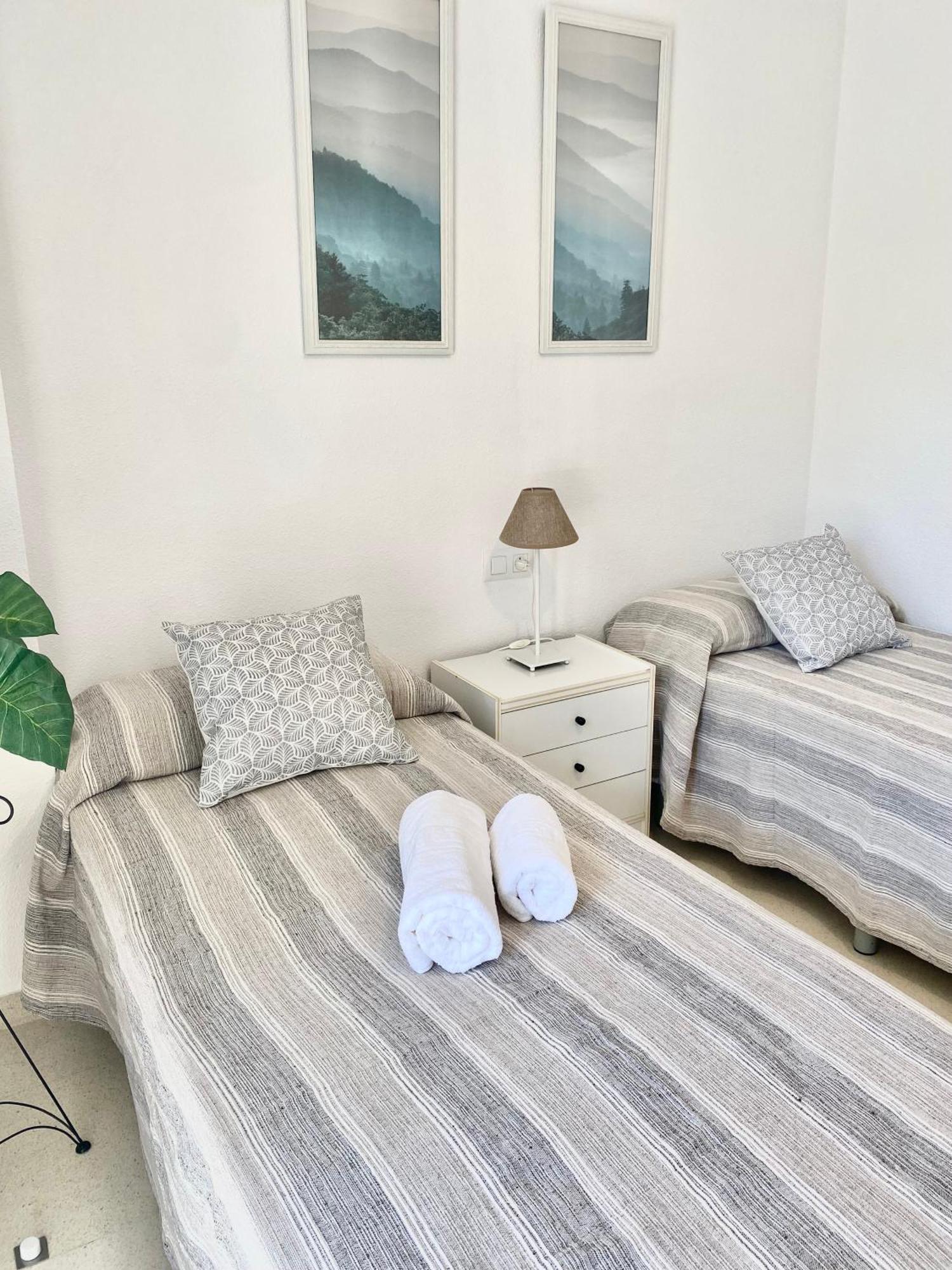 Teatinos Pool Apartment Malaga Bagian luar foto